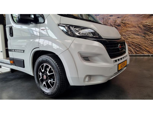 Adria Twin Supreme 640 SLB foto: 21