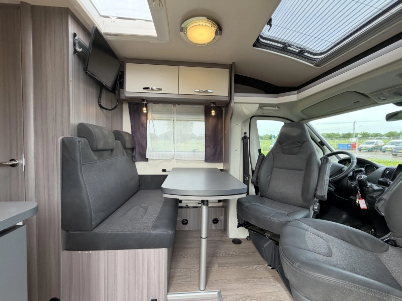 Hobby On Tour Edition 65 GE Thule bike lift, 165HP photo: 1