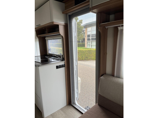 Bürstner Premio 490 TS | Queensbed | Voortent | Vol automatische Mover | Fietsenrek | Asschokbrekers foto: 22