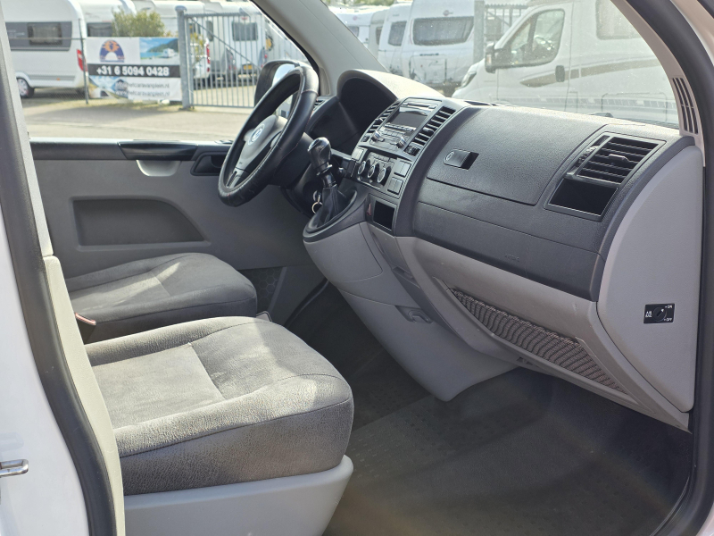 Volkswagen T5 2 TDI 4 persoons hefdak 2014  foto: 19