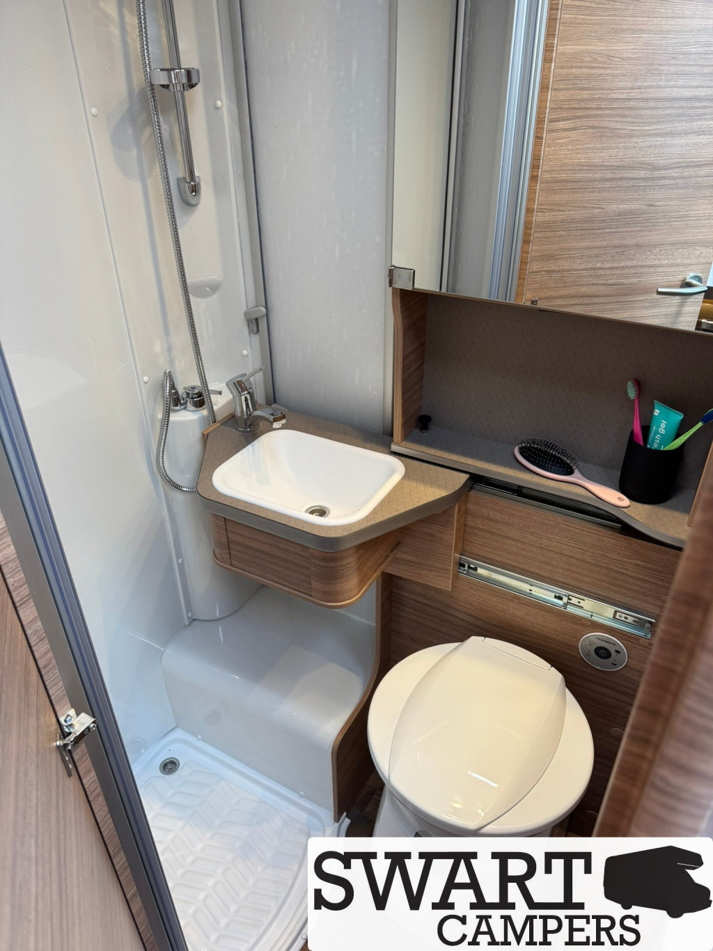 Weinsberg CaraCompact 600 MEG Edition [pepper] foto: 16