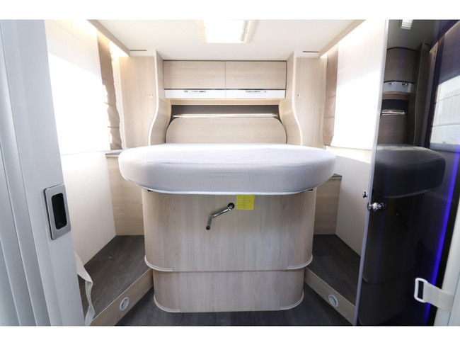 Chausson Titanium 738 XLB QUEENSBED + HEFBED foto: 17