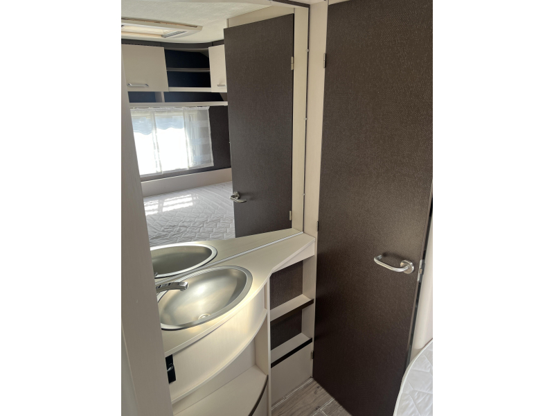Dethleffs C'Go 495 FR Cassette Awning photo: 8