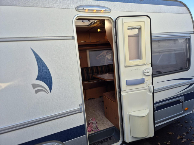 Fendt 560 GT Enkele bedden, Mover, Airco, Cassetteluifel etc foto: 6