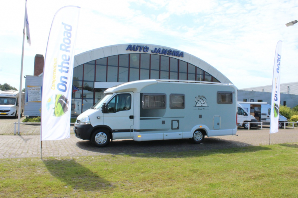 Knaus Sun Ti 700 Meg, Cama transversal, Garaje, Asientos delanteros giratorios, Media dinette, banco. A&ntilde;o 2008 Marum (Groningen) foto: 37