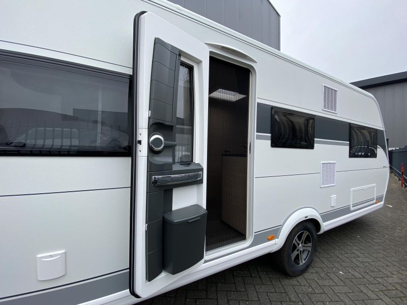 Hobby Maxia 585 UL Einzelbetten, Rundsitzgruppe Foto: 8