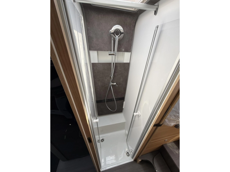 Adria Coral Plus 670 DL Face To Face  foto: 17