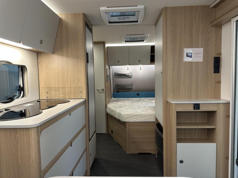 Dethleffs Aero 470 FR fransbed / rondzit | A69  foto: 16