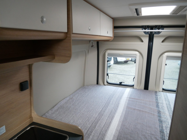 RoadCar (Pössl Groep) R540, Compacte 5.40 Meter Buscamper foto: 16