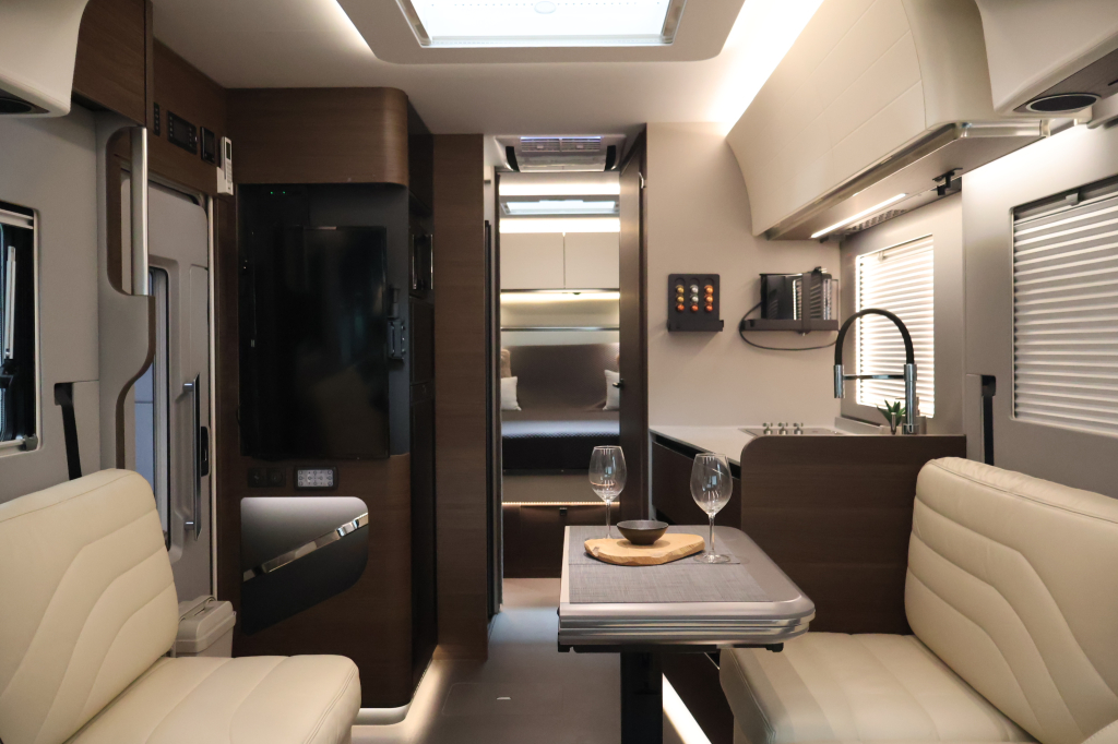 Adria Supersonic 780 DC Foto: 18