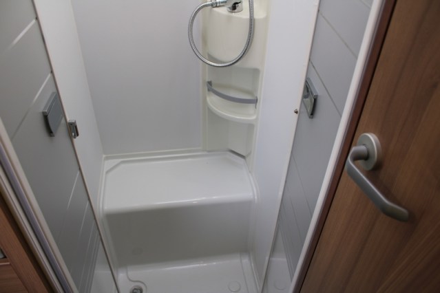 Sun Living S 75 SL by Adria 5 gordel plaatsen enkele bedden 67  foto: 39