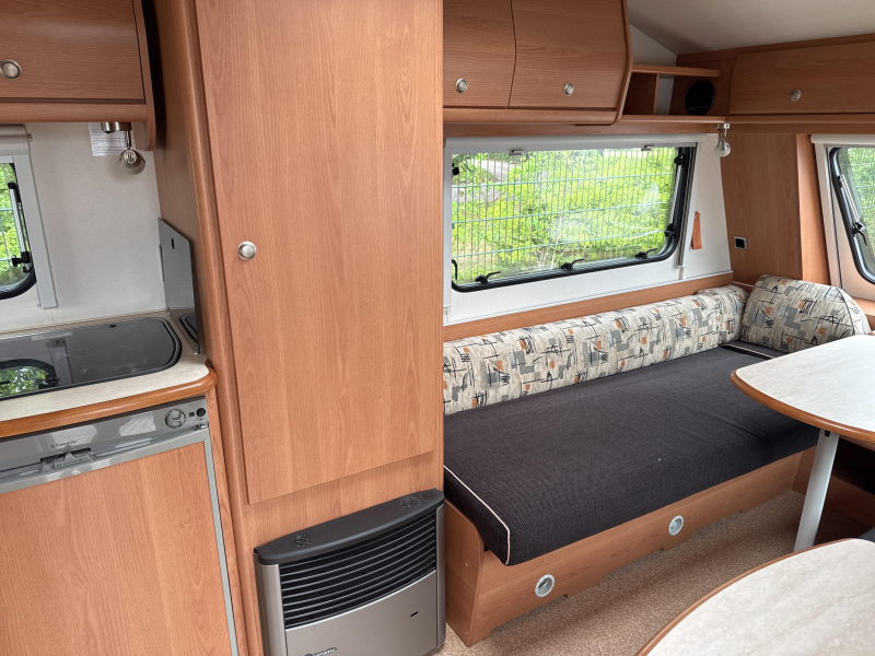 Avento Touristique Comfort 395 TLH Luifel/Airco/Mover  foto: 3