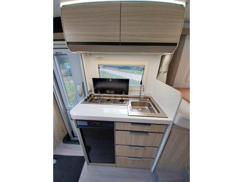 Adria Compact Axess 670 SL, doble aire acondicionado, enganche de remolque foto: 6