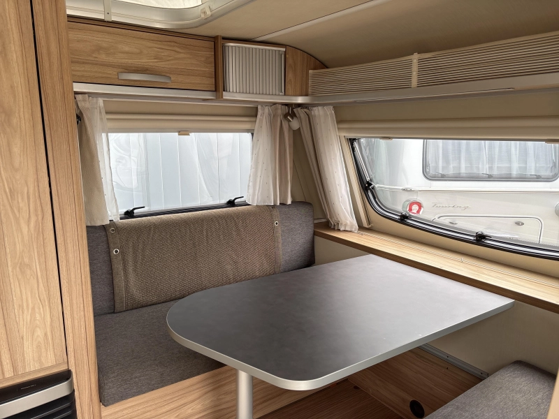 Eriba Feeling 425 Mover/Toldo Thule foto: 4