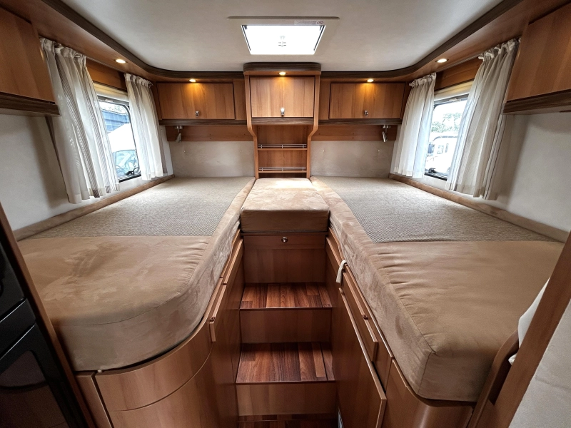 Hymer T 674 SL Enkele-bedden/2014/Euro-5  foto: 10