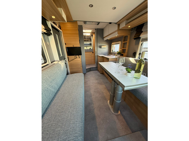 Dethleffs Just T6762 Automaat 9G Hefbed! Ruimtewonder! foto: 19