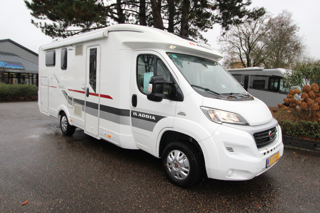 Adria Coral Axess S690 SC photo: 0