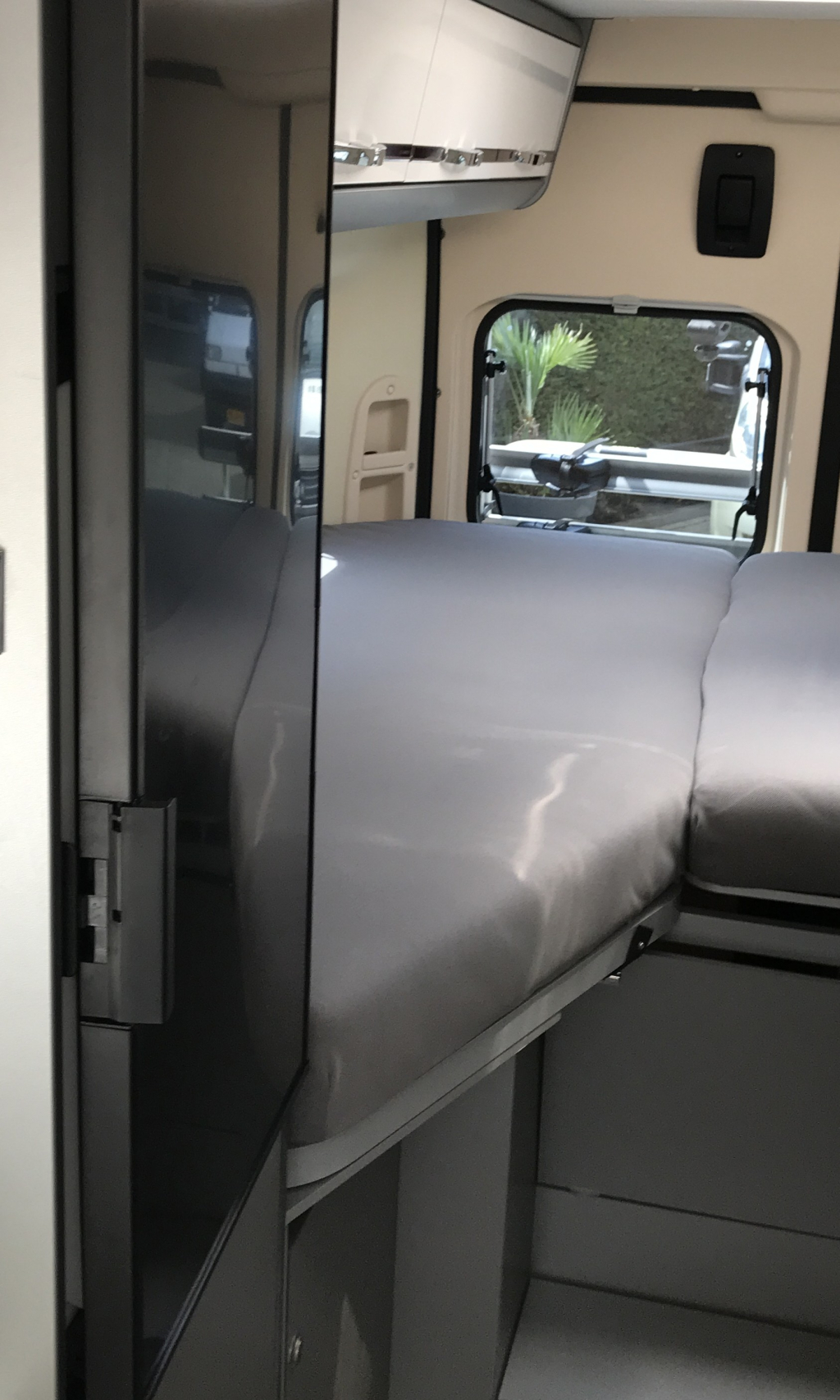 Adria 640 SLX # AUTOM&Aacute;TICO # CAMAS INDIVIDUALES# foto: 14