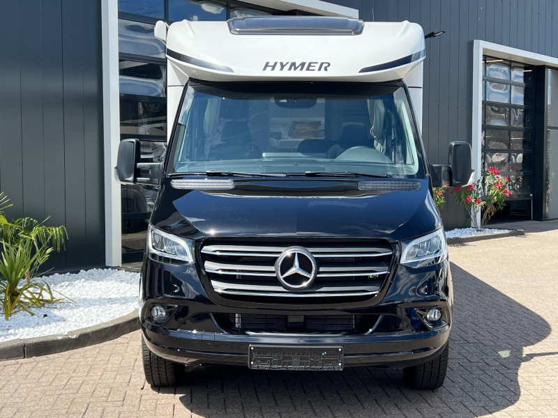 Hymer Tramp 680 automaat, enkele bedden  foto: 3