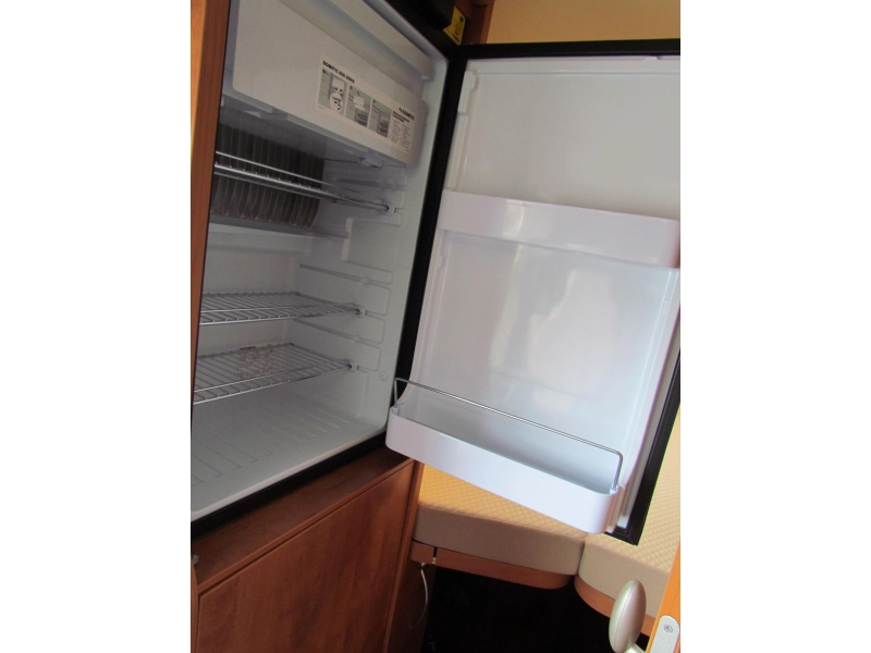 Malibu Van Comfort 600 DB Dwarsbed, Automaat  foto: 4