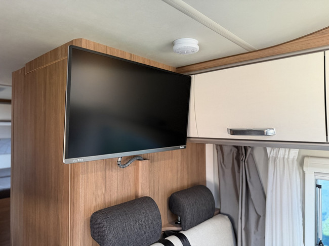 Weinsberg CARAHOME 700 DG / Stockage gratuit photo : 10