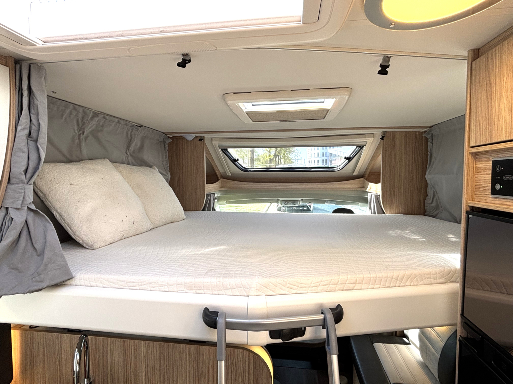 Sunlight Adventure T68 9-TR AUTOMAAT ENKELE BEDDEN + HEFBED foto: 4