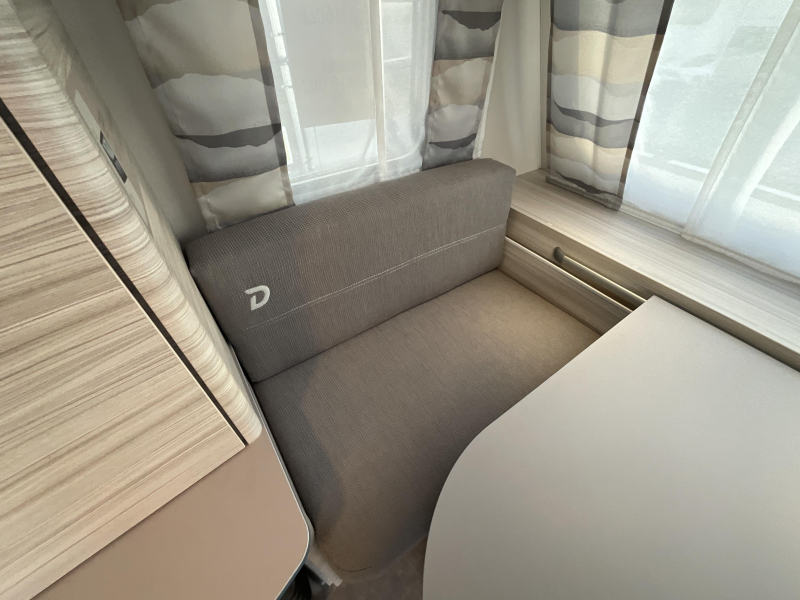 Dethleffs C'Joy Active 460 LE ENKELE BEDDEN-ACTIE MODEL  foto: 2