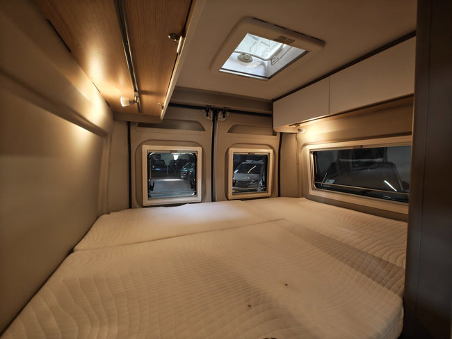 LMC INNOVAN 600 140PK Skyroof , Solar, Facelift foto: 11