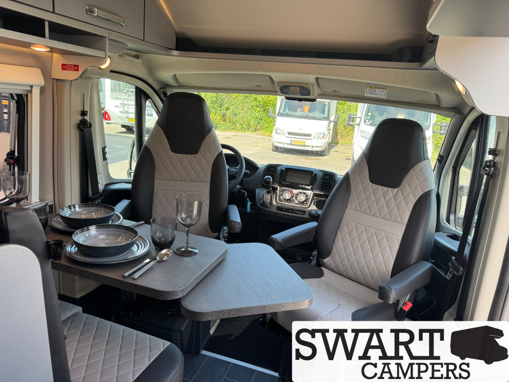 Weinsberg CaraBus Grey 600 ME Edition [Fire], Automaat Maxi Lengtebedden foto: 11
