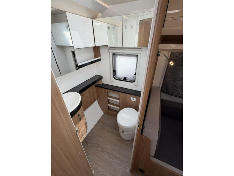 Hobby Excellent 460 SL Incl. Mover and Awning photo: 21
