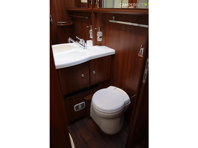 Carthago CHIC E-LINE I 51 YACHTING 180hp Automatic | Without pull-down bed | Alde heating | Single beds | Solar panels | Inverter | Double bo photo: 19