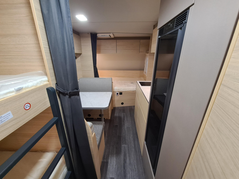 Weinsberg CaraCito 500 QDK Stapelbedden en douche!  foto: 9