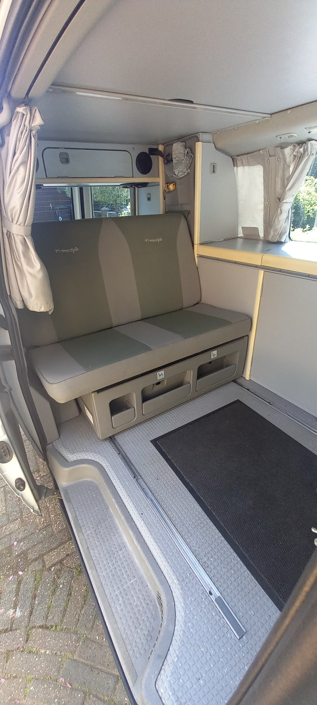 VOLKSWAGEN Westfalia Camper photo: 3