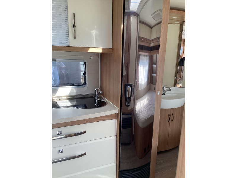 Hobby De Luxe 460 UFE omnistor foto: 6