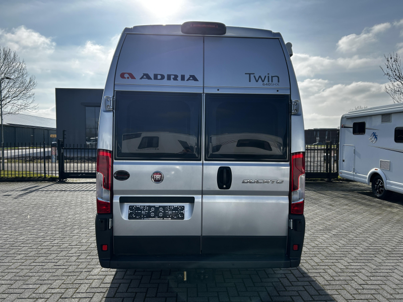 Adria Twin 640 SHX Dwarsbed/unieke indeling  foto: 23