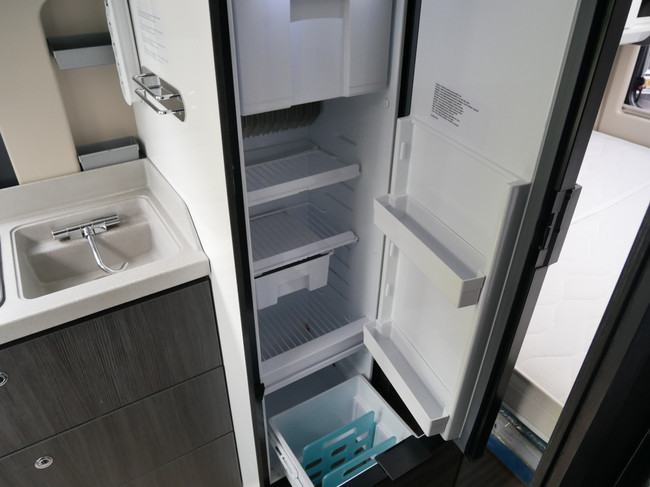 Benimar Benivan 145, Frigor&iacute;fico XXL, &iexcl;&iexcl;Cama transversal grande!! foto: 13