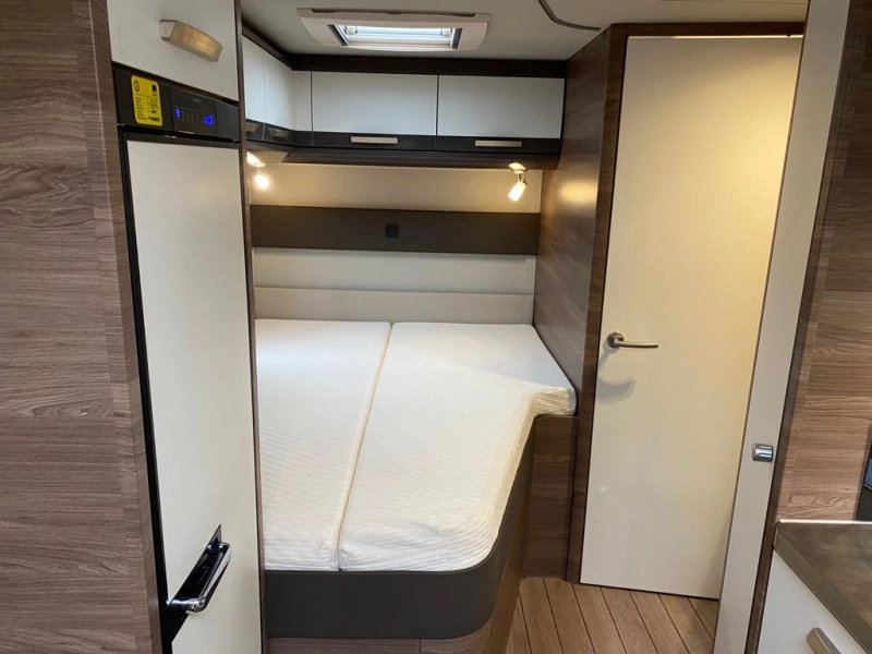 Knaus Live TI 650 MF Frans bed | Automaat  foto: 9
