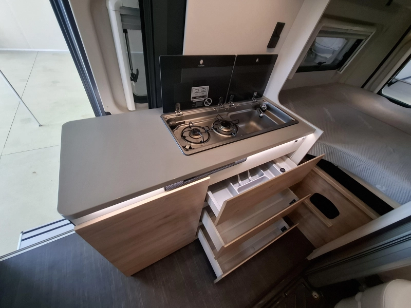 Dethleffs Globetrail 600 140PK Dwarsbed Solar  foto: 11