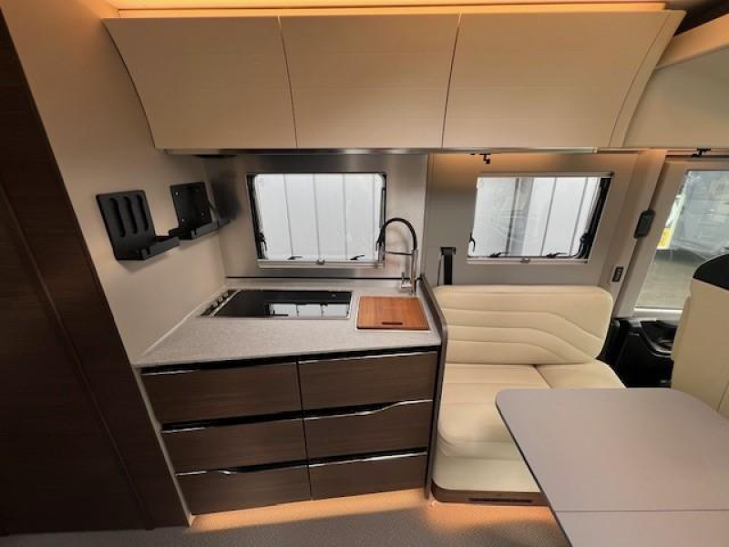 Adria Supersonic 780 DC Low KM-stand complete photo: 7