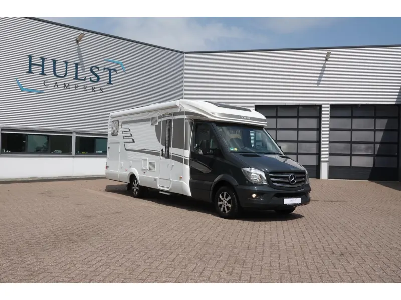 Hymer EX 580 Semi-integrated Single bed options, year 2022