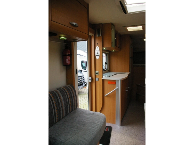 Knaus Sport Silver Line 650 TI Dwarsbed, XXL Garage.  foto: 8