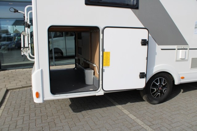 Sun Living S 75 SL by Adria 5 gordel plaatsen enkele bedden 67  foto: 10
