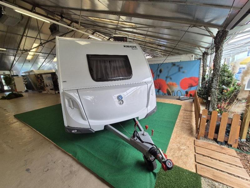 Knaus Sport 420 QD zakluifel met zijwanden  foto: 9