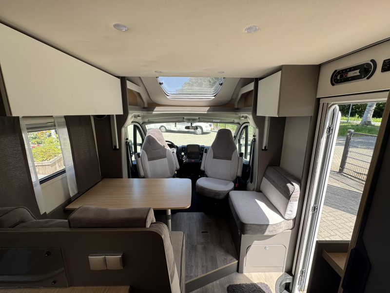 LMC Tourer Lift H 730 G photo: 8