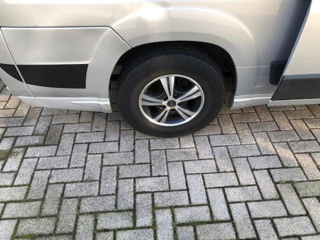 P\u00f6ssl Globecar 600 buscamper 6 mtr foto: 4