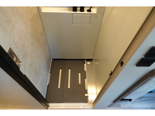 NIESMANN BISCHOFF iSmove 6.9 E 180Pk 9-Speed ​​Aut. | Eifel grey | Length beds photo: 13