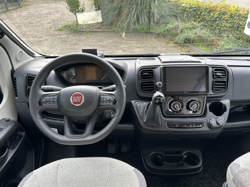 Knaus Boxstar Freeway 630 ME buscamper Automaat 160 PK  foto: 6