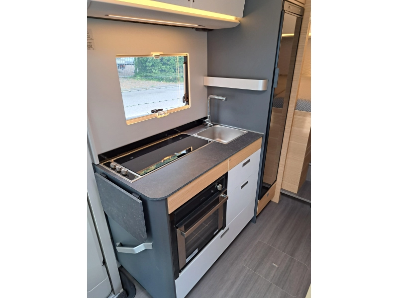 Adria Sonic 600 SL 180CV (ex-alquiler) foto: 5