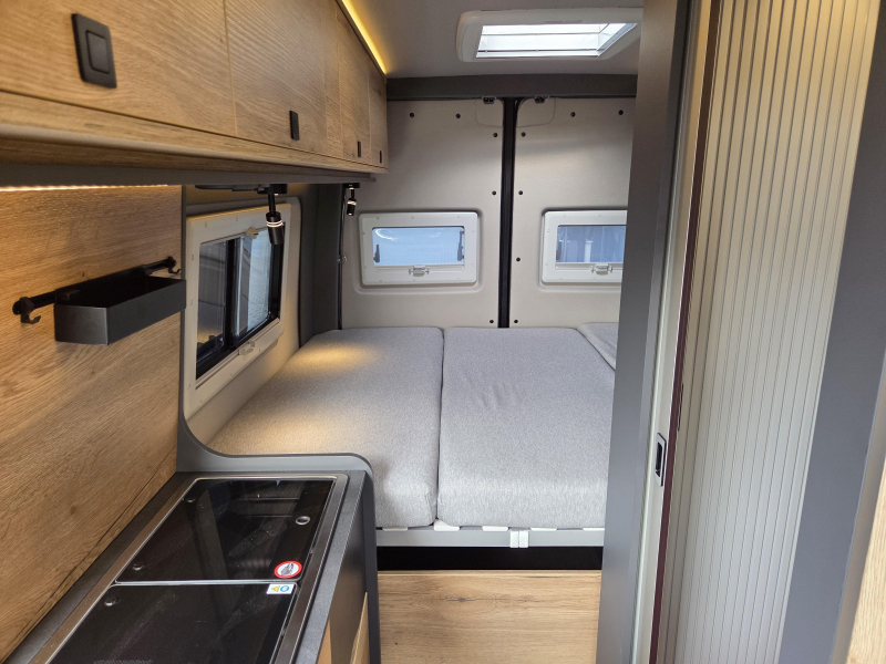 Clever Aventuro 600 4x4 Mercedes  foto: 2