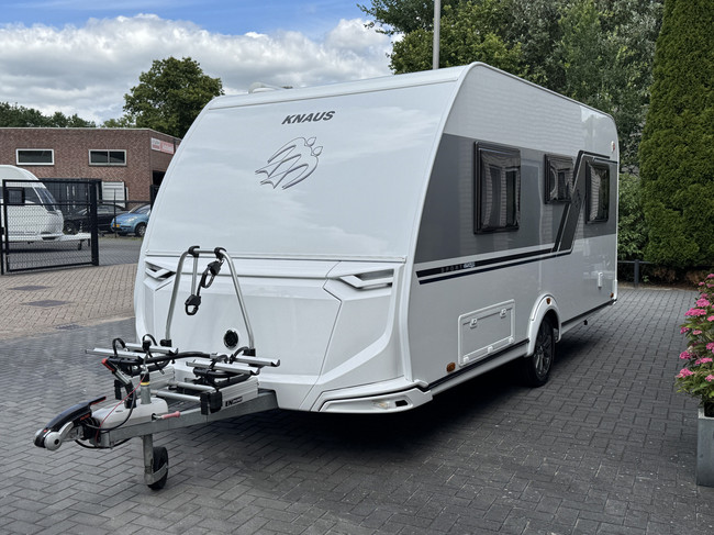 Knaus Sport 450 FU E-Power selection with French bed **Air conditioning/Cassette awning/Bicycle carrier/1st owner/New condition caravan** photo: 8
